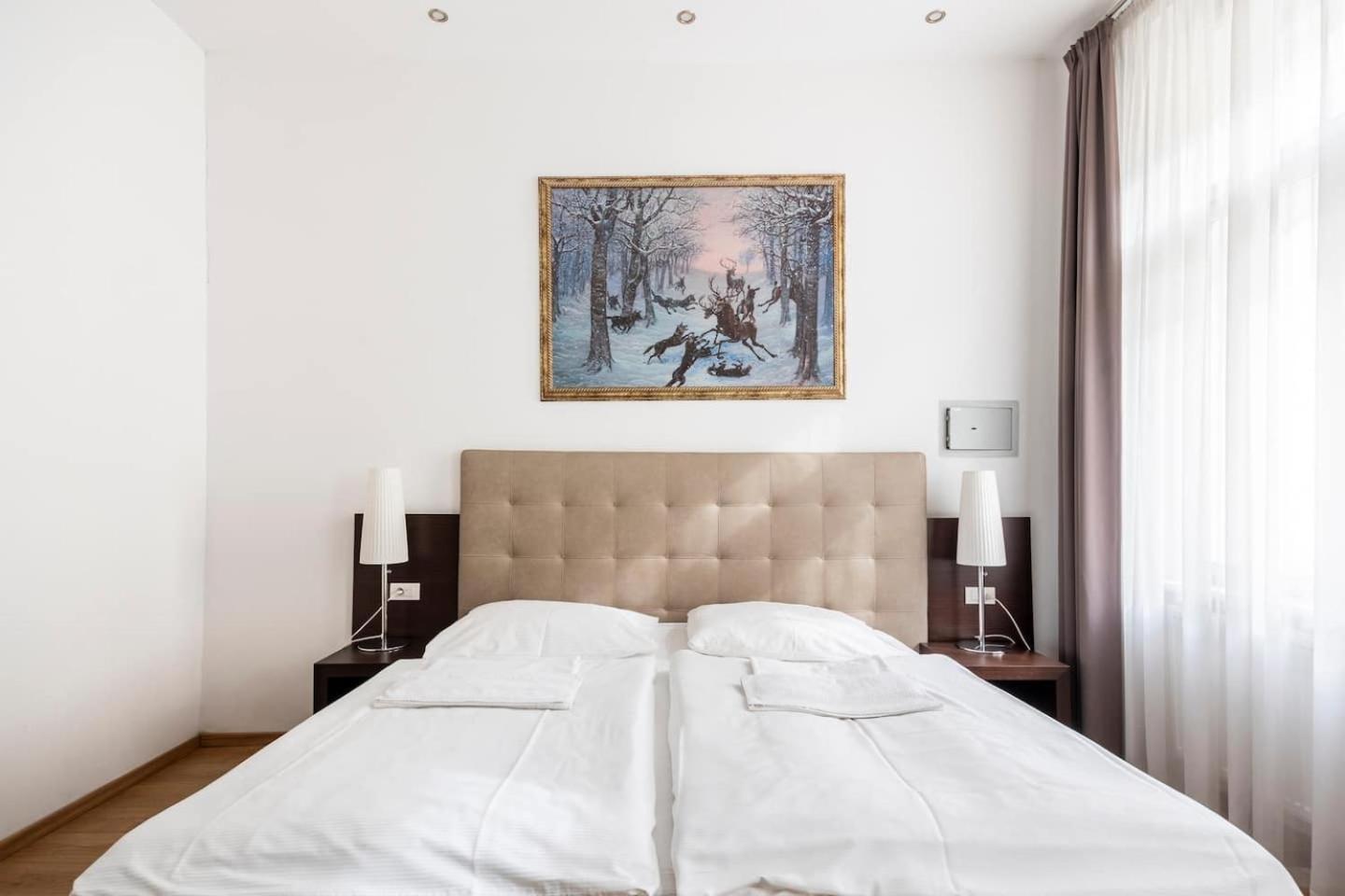 Place Of Grace - 50 Meters From Dancing House Прага Номер фото