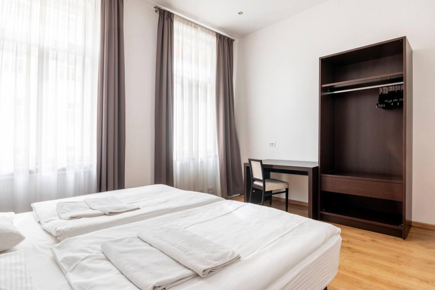 Place Of Grace - 50 Meters From Dancing House Прага Номер фото