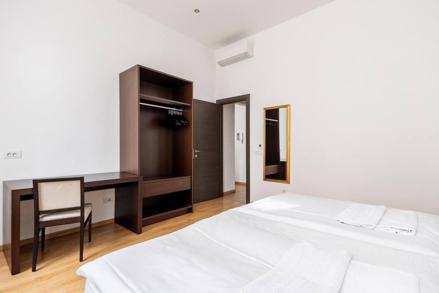 Place Of Grace - 50 Meters From Dancing House Прага Номер фото