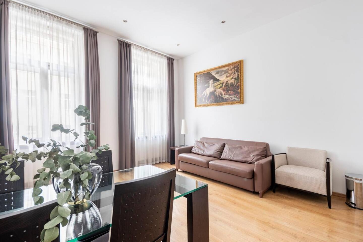 Place Of Grace - 50 Meters From Dancing House Прага Номер фото