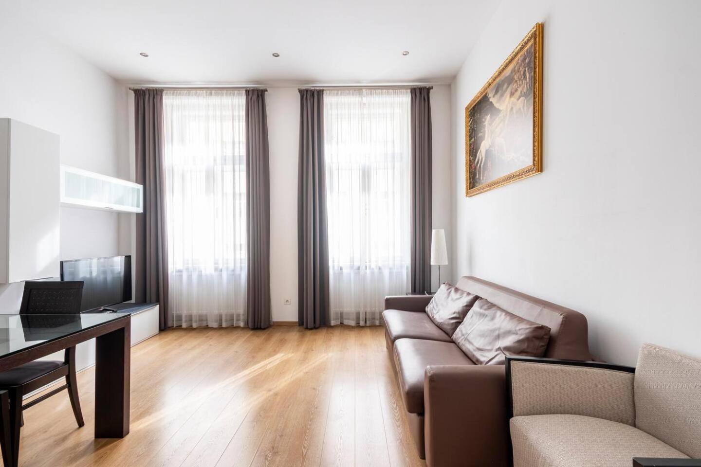 Place Of Grace - 50 Meters From Dancing House Прага Номер фото