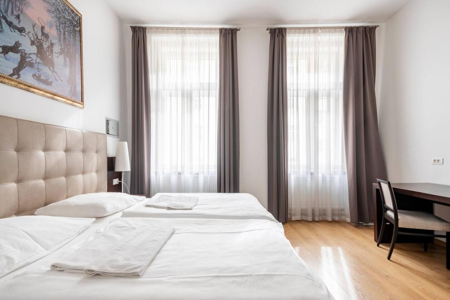 Place Of Grace - 50 Meters From Dancing House Прага Номер фото