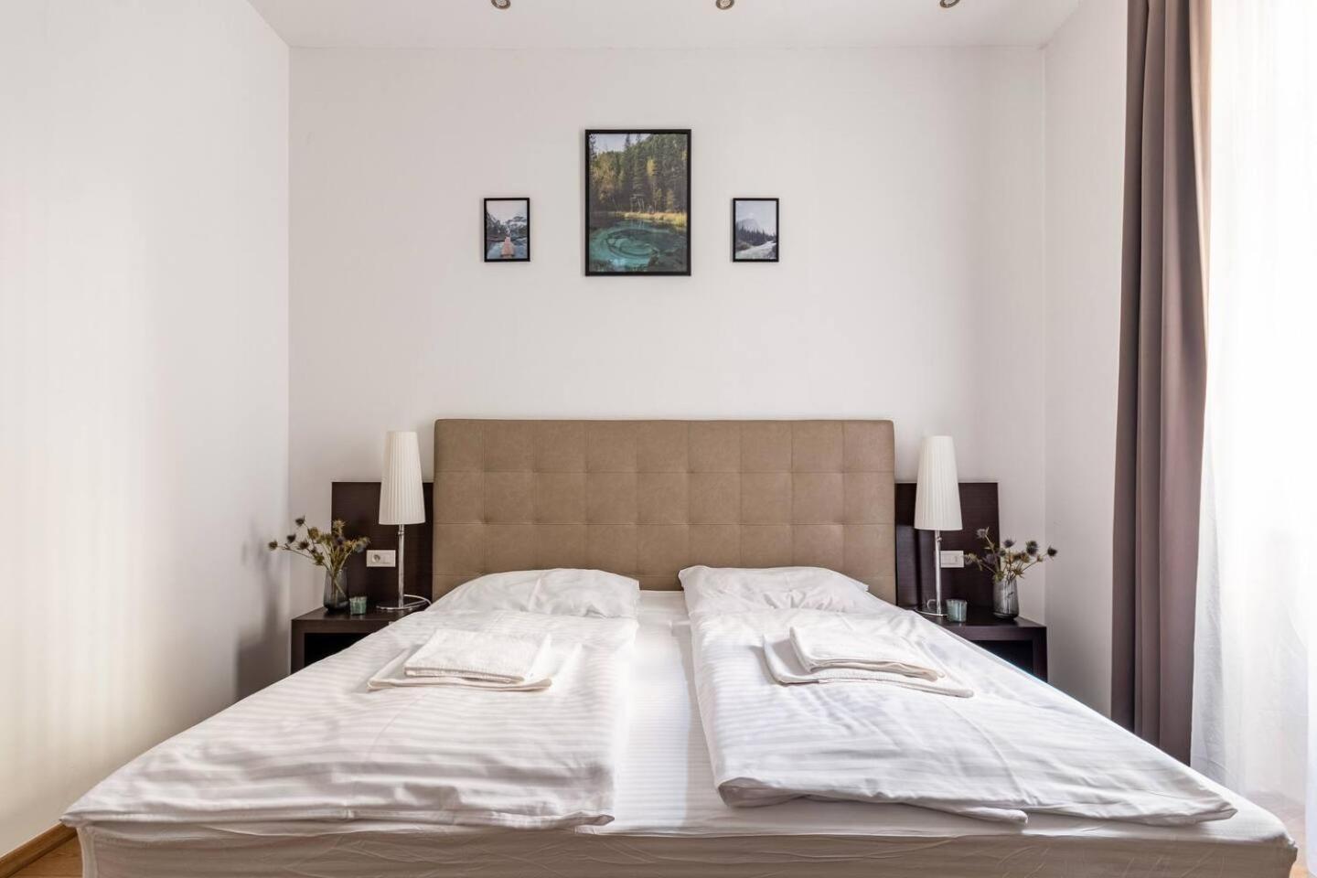 Place Of Grace - 50 Meters From Dancing House Прага Номер фото